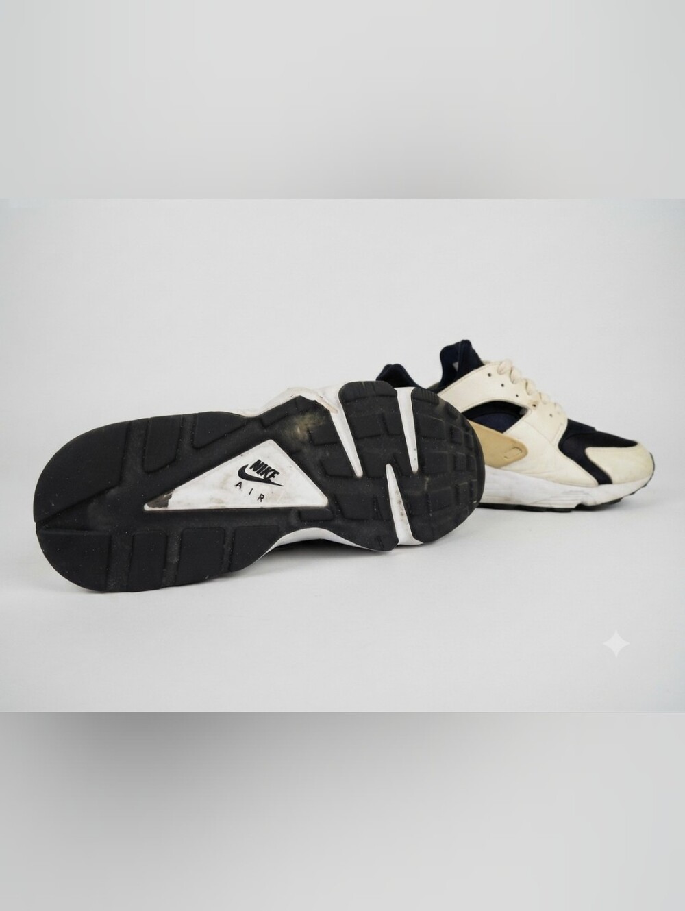Nike Air Huarache (Run) Sneakers – White, Black & Navy (Men's Size 12) - Picture 4 of 4